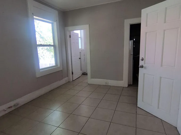 417 N Liberty St #8 — Photo 8
