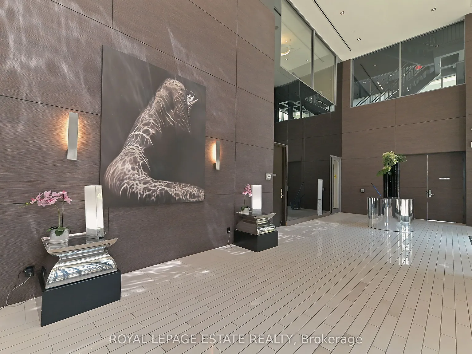 Jade Waterfront Condos — Photo 3