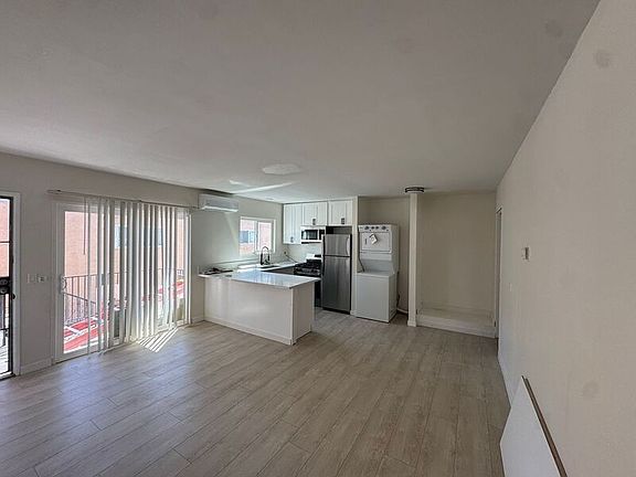 4th image of 4215 45th St APT 6