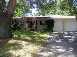 1740 Robinson Dr N, Saint Petersburg, FL 33710