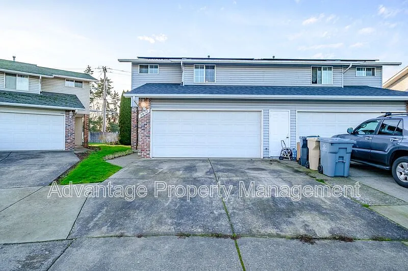 2 bed, 1.5 bath, 1152 sqft, $1,850 — Photo 2