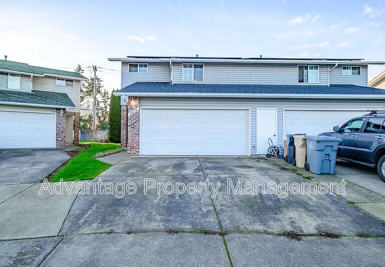 2870-2872 Raleigh Ct SE — Photo 2