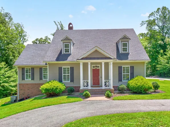 1025 Pelham Dr, Keswick, VA 22947