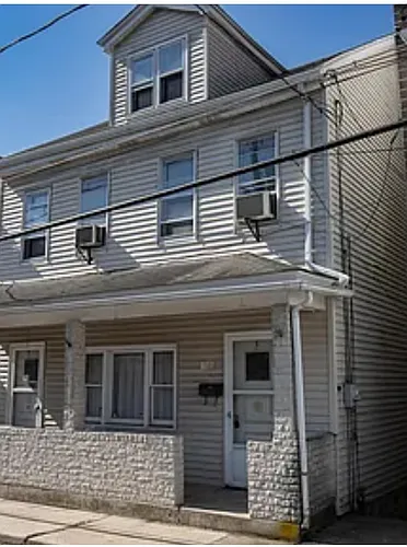 331 New Castle St Photo 1