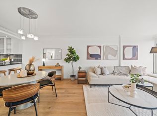 518 Moberly Rd #809, Vancouver, BC V5Z4G3