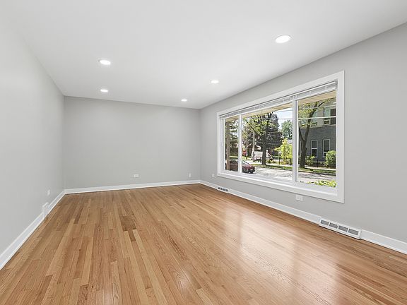 5th image of 10849 S Christiana Ave