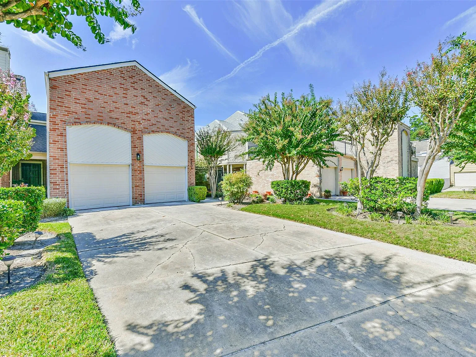 2 bed, 2.5 bath, 1844 sqft, $3,200 — Photo 2