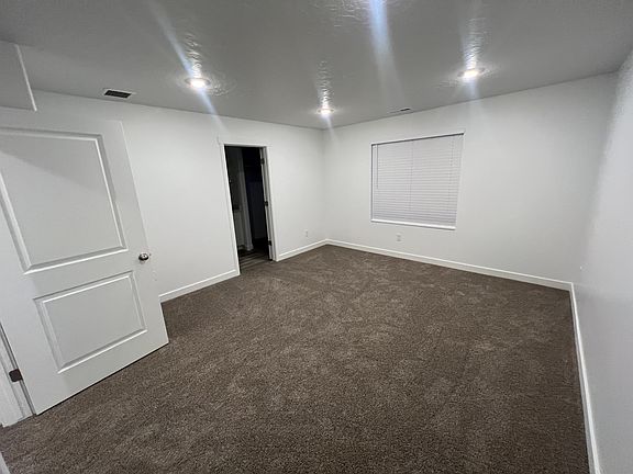 3rd image of 1868 N Blue Iris Ave #1868