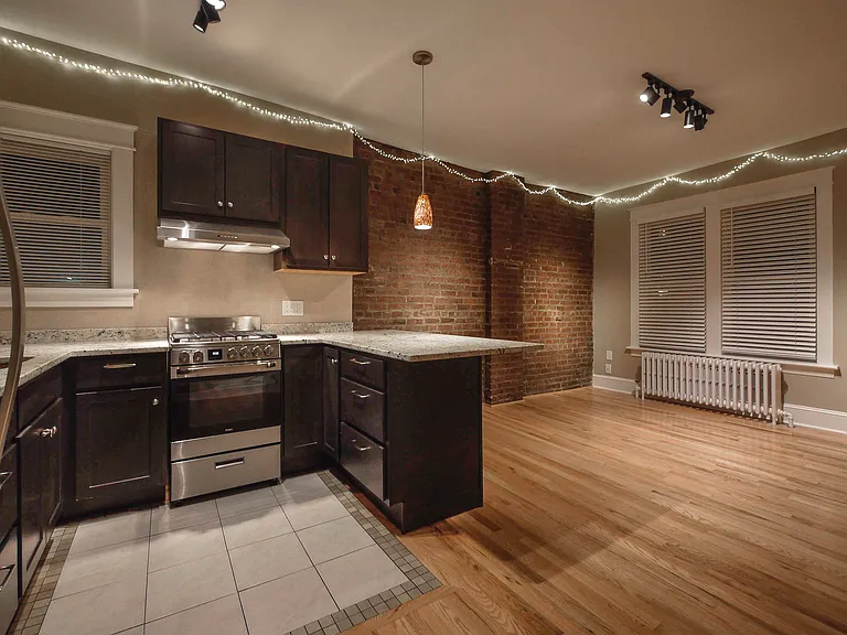95 Chestnut St #3 — Photo 4