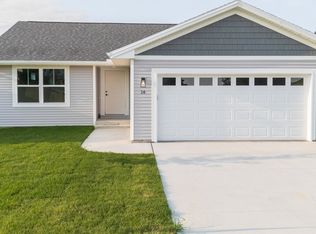 20 Misty Ln, Bloomington, IL 61705