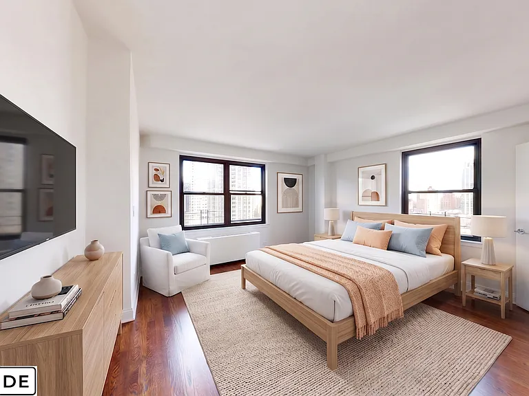 240 E 82nd St #18B — Photo 2