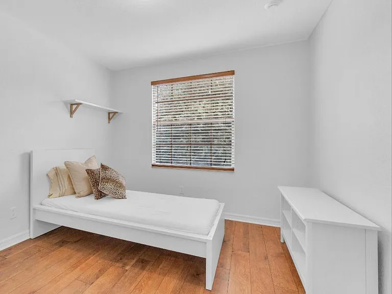 22162 Majestic Woods Way — Photo 16
