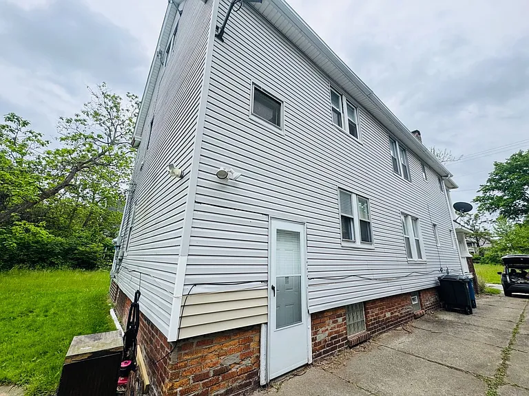 11521 Tuscora Ave — Photo 40