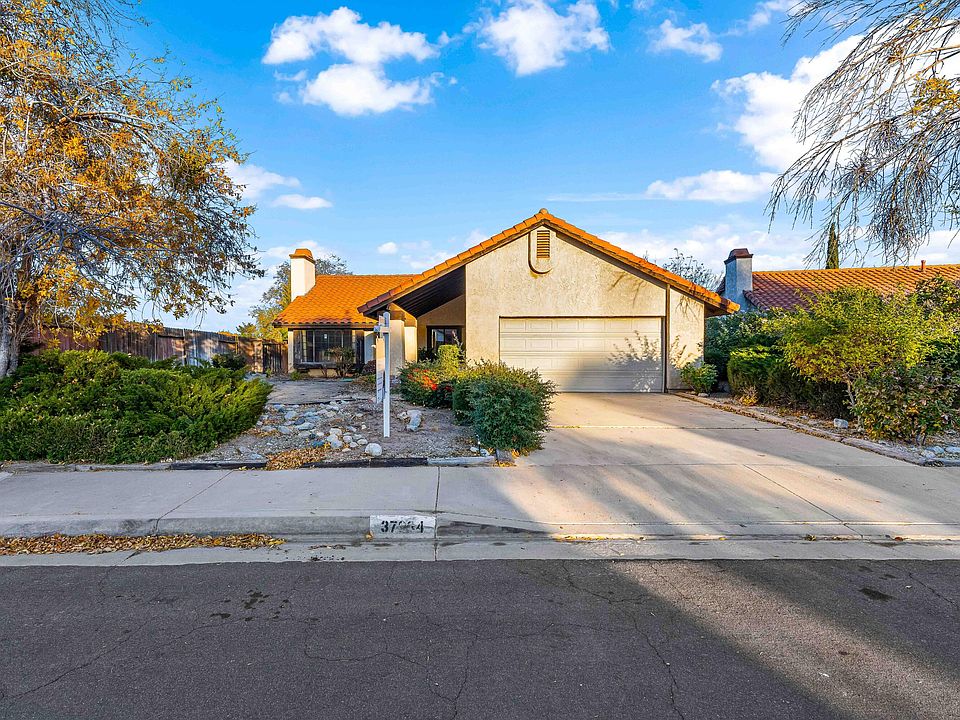 1st image of 37964 Meadowlark Ln