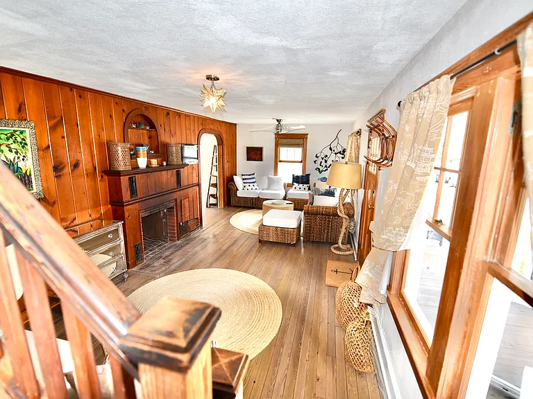 557 Lake Ave — Photo 11
