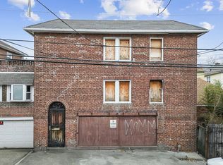 811 Saint Ouen St, Bronx, NY 10470