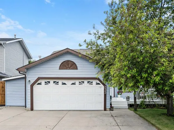 233 S Coverdale Rd NE, Calgary, AB T3K 4J5