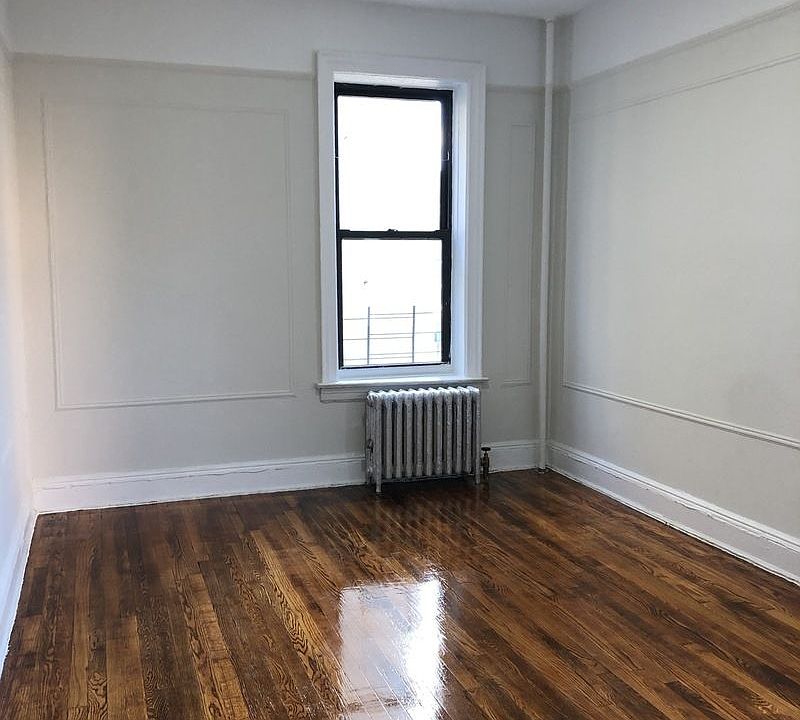 2nd image of 4756 45th St APT 4C