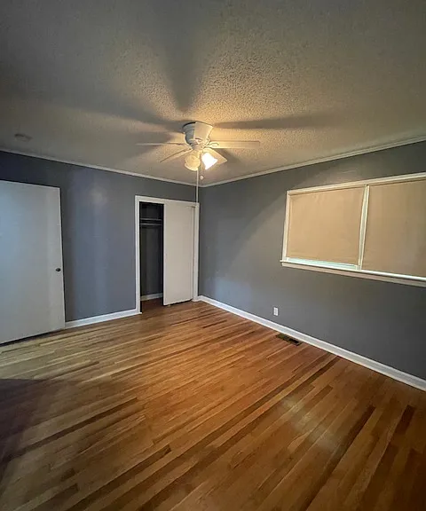 704 Lynnwood Dr — Photo 15
