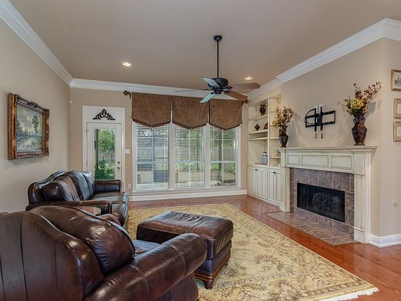 5th image of 632 Highland Knoll Ct