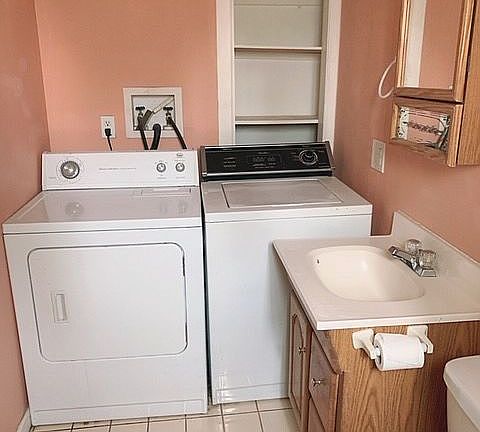 4th image of 208 E Missouri Ave