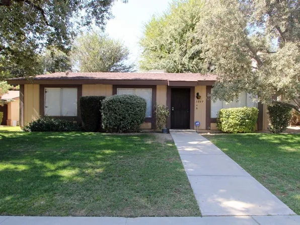 3009 N Half Moon Dr, Bakersfield, CA 93309