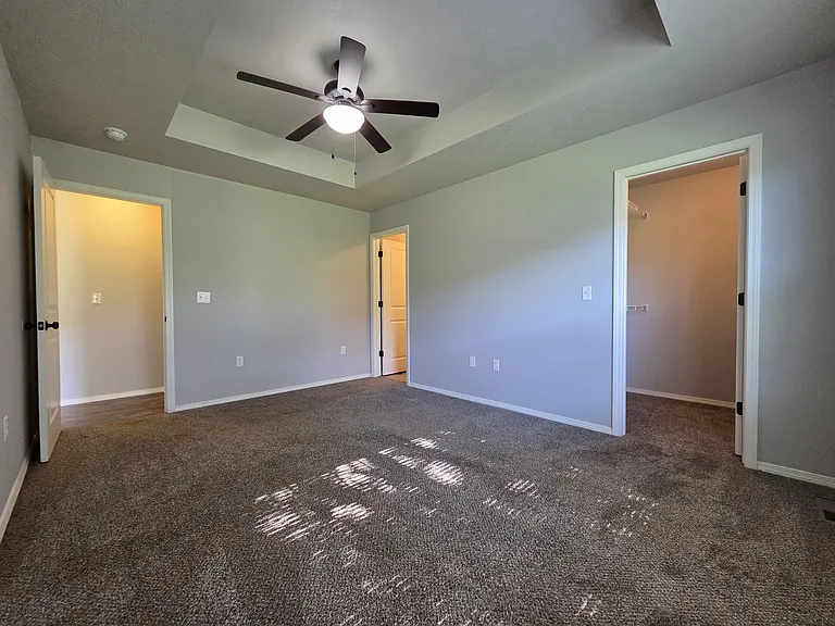 539 Welch St — Photo 8