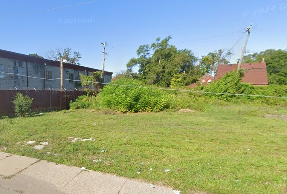 Exterior Neighborhood (street photo)