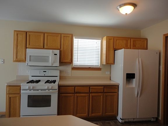 3rd image of 4613 Peacock Ln