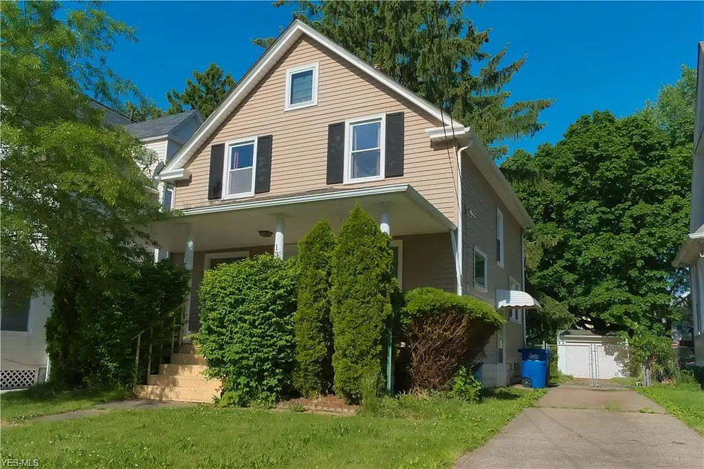 1349 Cove Ave photo 1