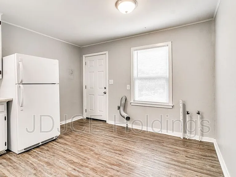536 E Northrup Dr — Photo 11