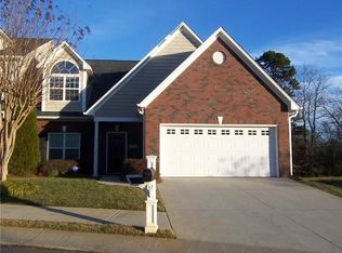 2006 Talbot Ln, Hickory, NC 28602