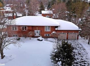 15 Pooles Rd, Springwater, ON L9X0P5