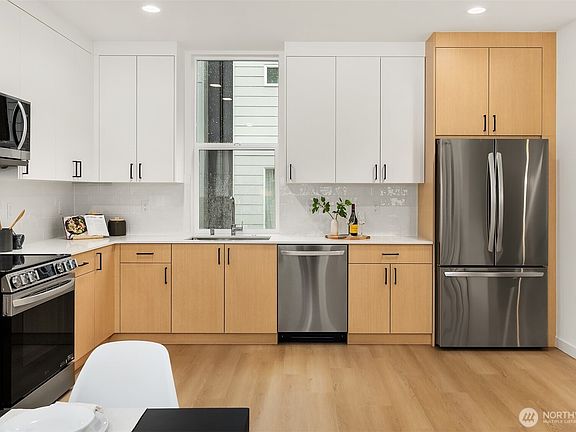 4th image of 18011 2nd Avenue NE #A