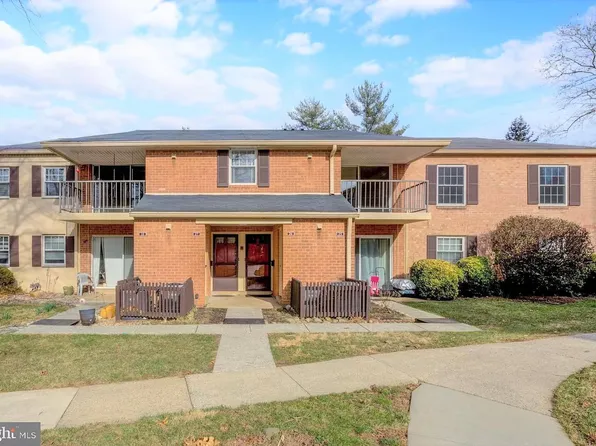 26 Old Forge Xing, Devon, PA 19333