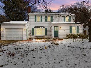40 Colonial Village Rd, Rochester, NY 14625