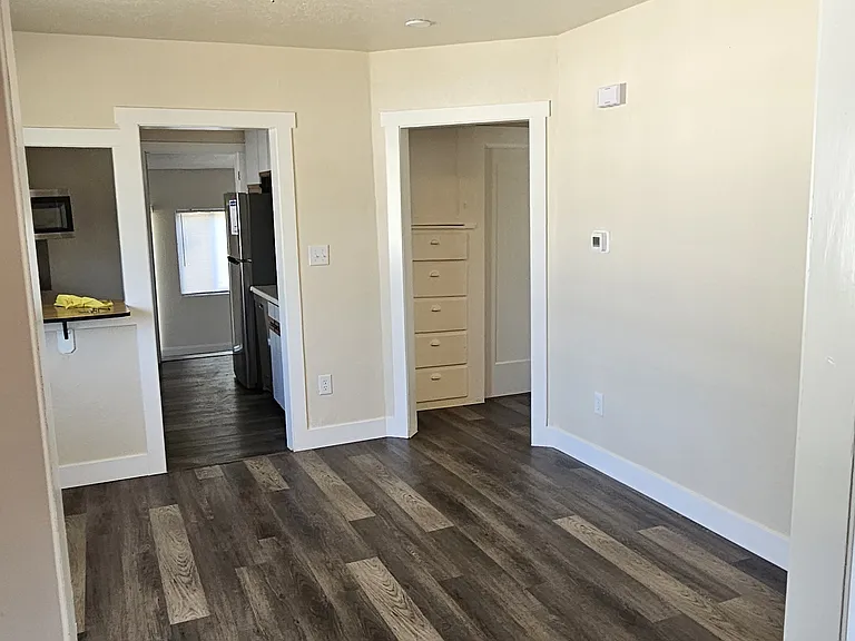 916 W 300 N — Photo 5