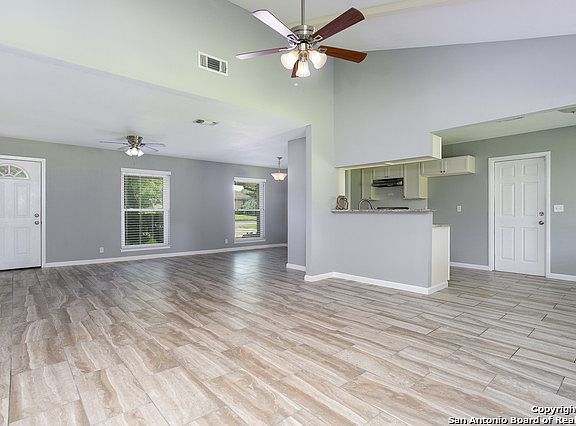 5th image of 7418 Midcrown Dr