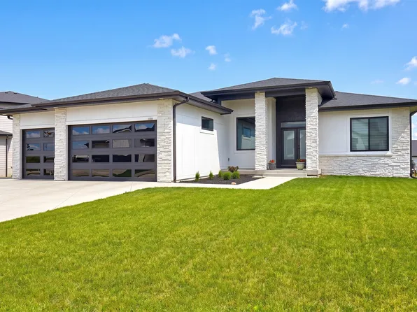 17938 Hammontree Cir, Clive, IA 50325