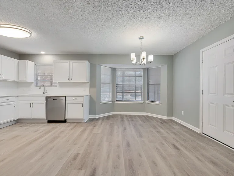 104 Redhaw Ct — Photo 12