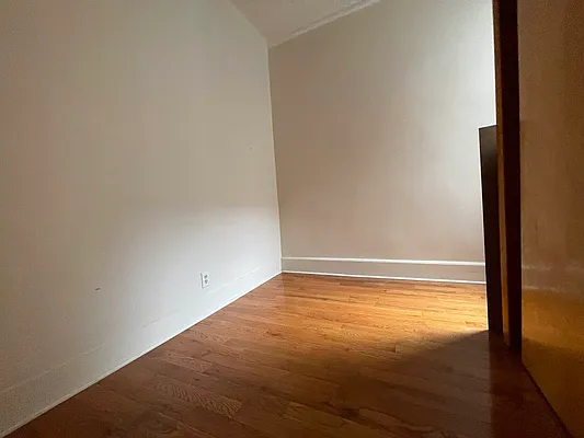 Rented by Bond New York | media 4