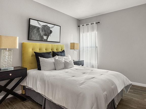4th image of 18250 N 25th Ave APT 2019