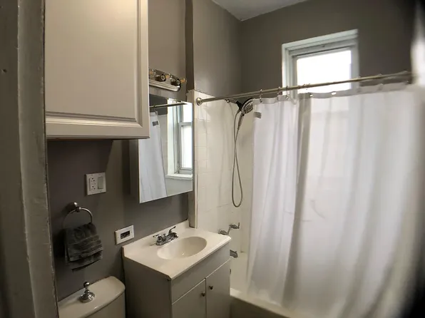 1237 S 51st Ave #2F, Cicero, IL 60804