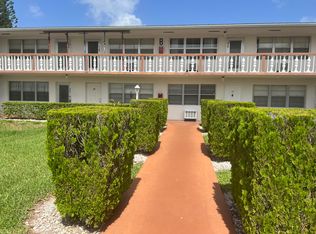 41 Cambridge Rd #B, West Palm Beach, FL 33415