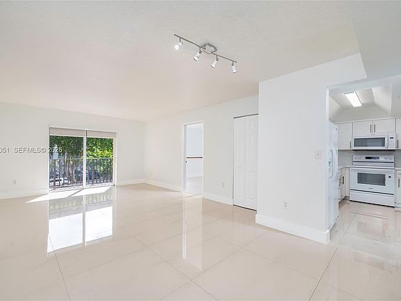 4th image of 4709 NW 7th St APT 305-9