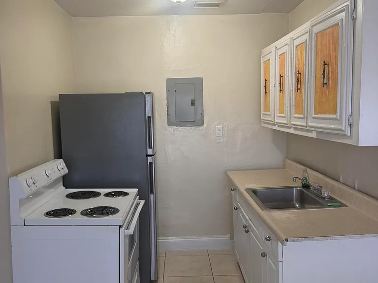 7803 NW 8th Ave — Photo 21