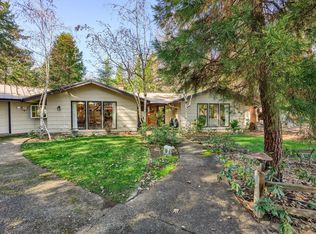 8755 Old Stage Rd, Central Pt, OR 97502