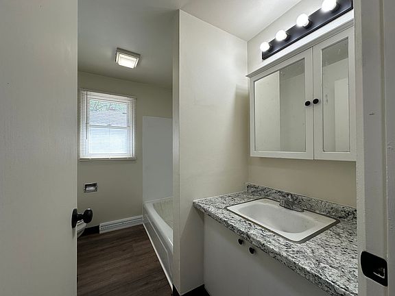 5th image of 803-805 Caroline St