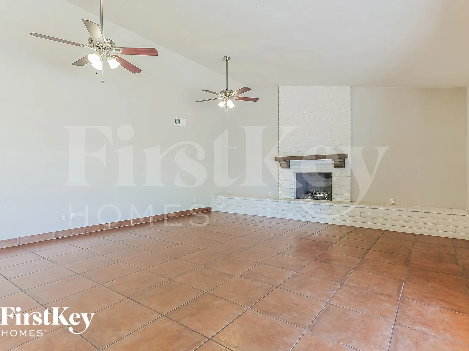 3 bed, 2.0 bath, 1462 sqft, $2,355 — Photo 3