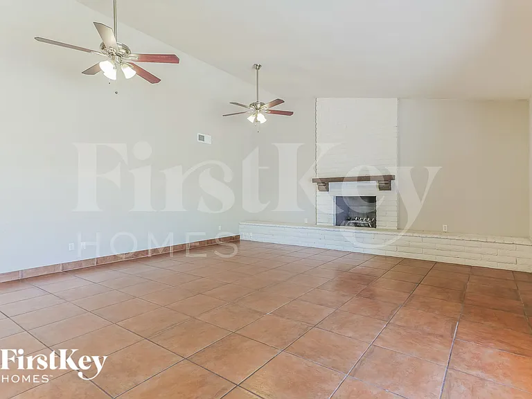 2670 W McNair St — Photo 3